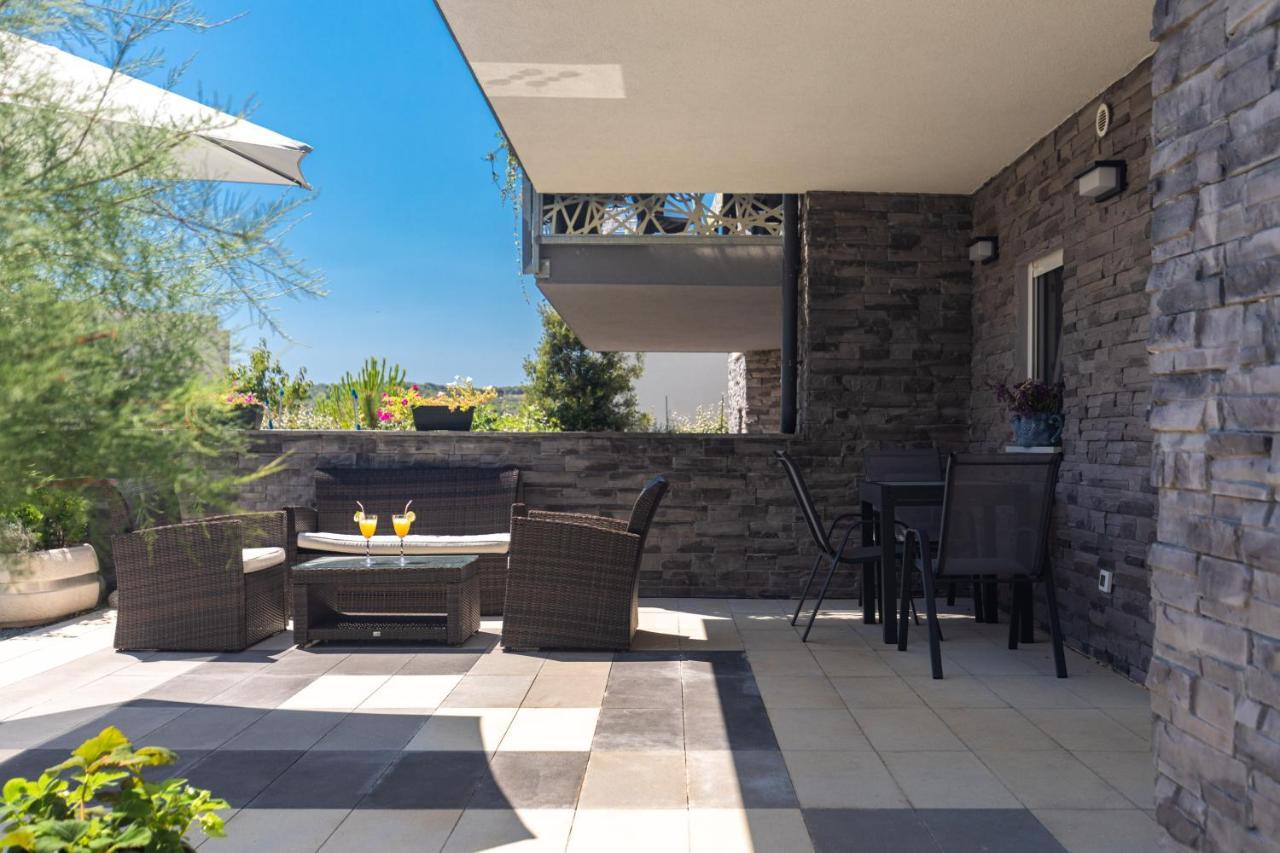 Apartment Odore Di Mare With Beautiful Garden Krk Town Extérieur photo